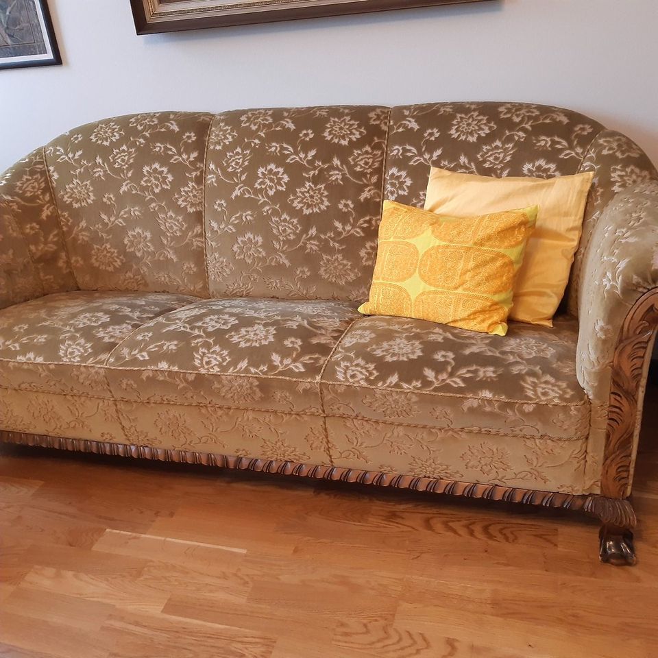 Chippendal sohva ja 2 tuolia