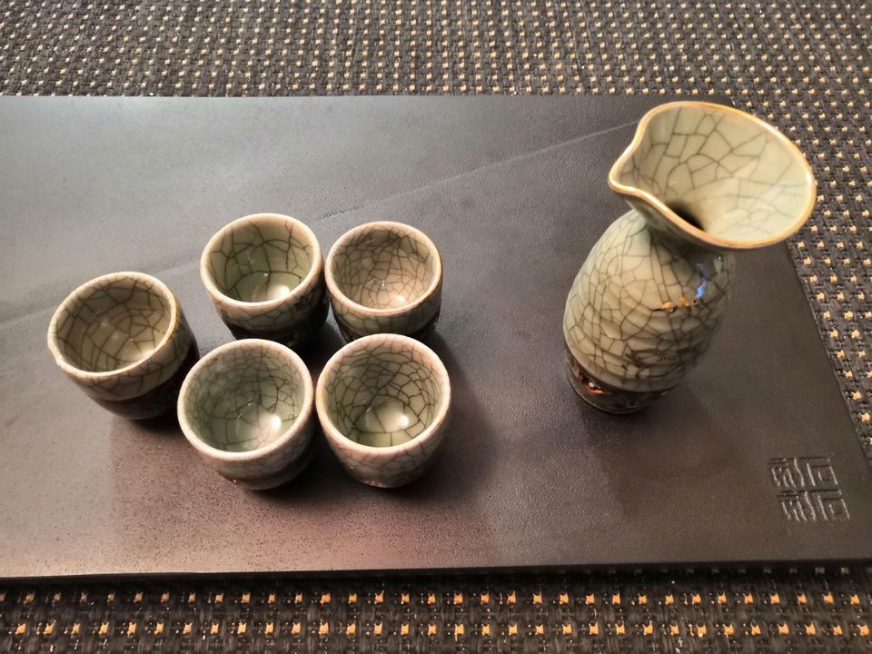 Japanilainen sake-setti