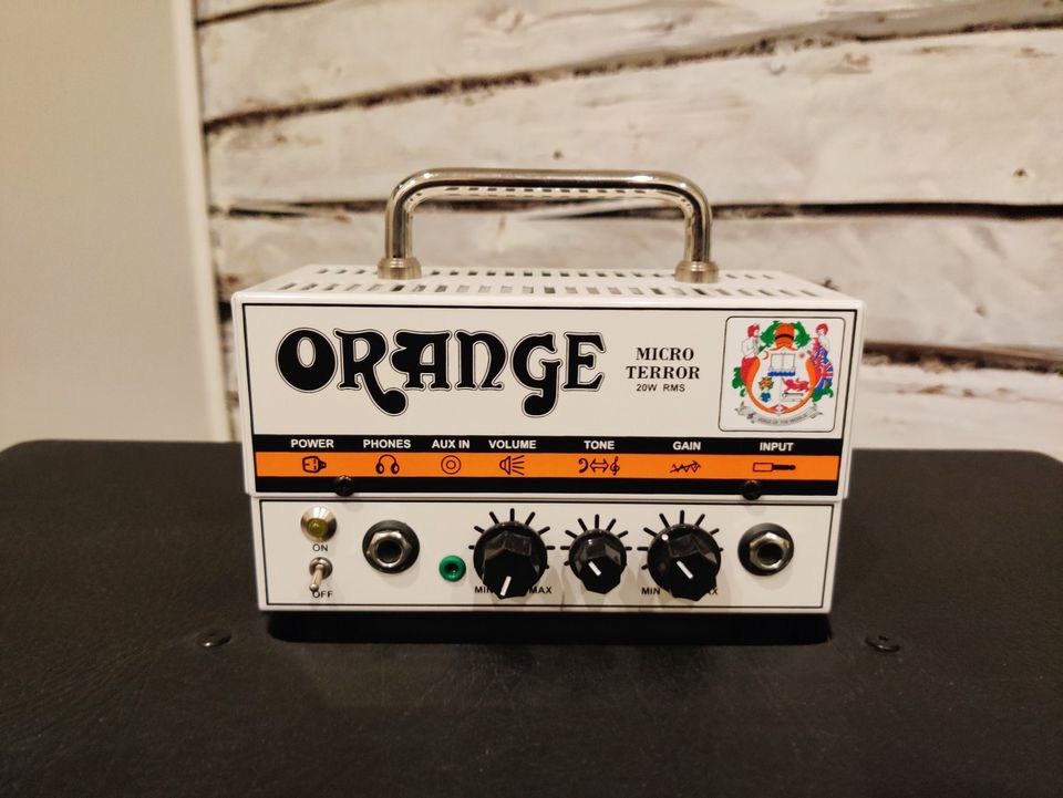 Orange Micro Terror hybridivahvistin + VOX BC112 Cabinet kitarakaappi