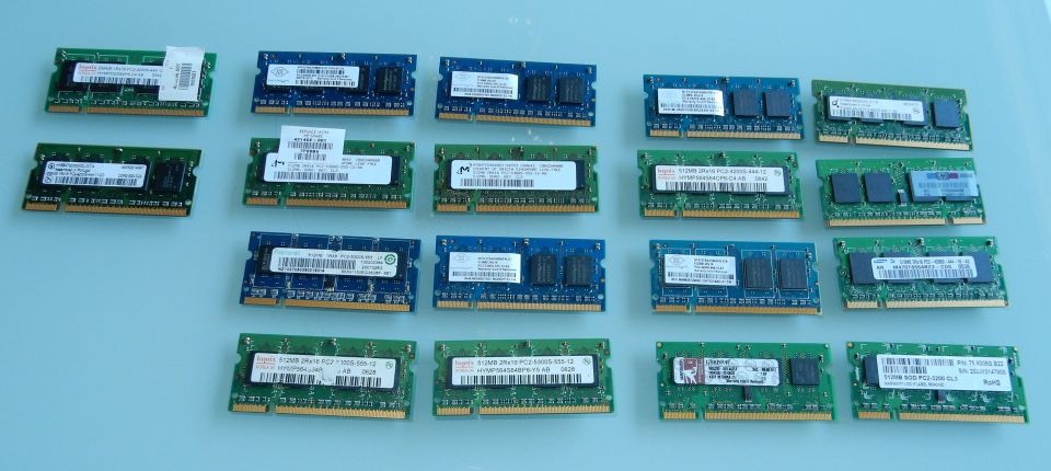 18 kpl DDR2 läppäri SO-DIMM muisti