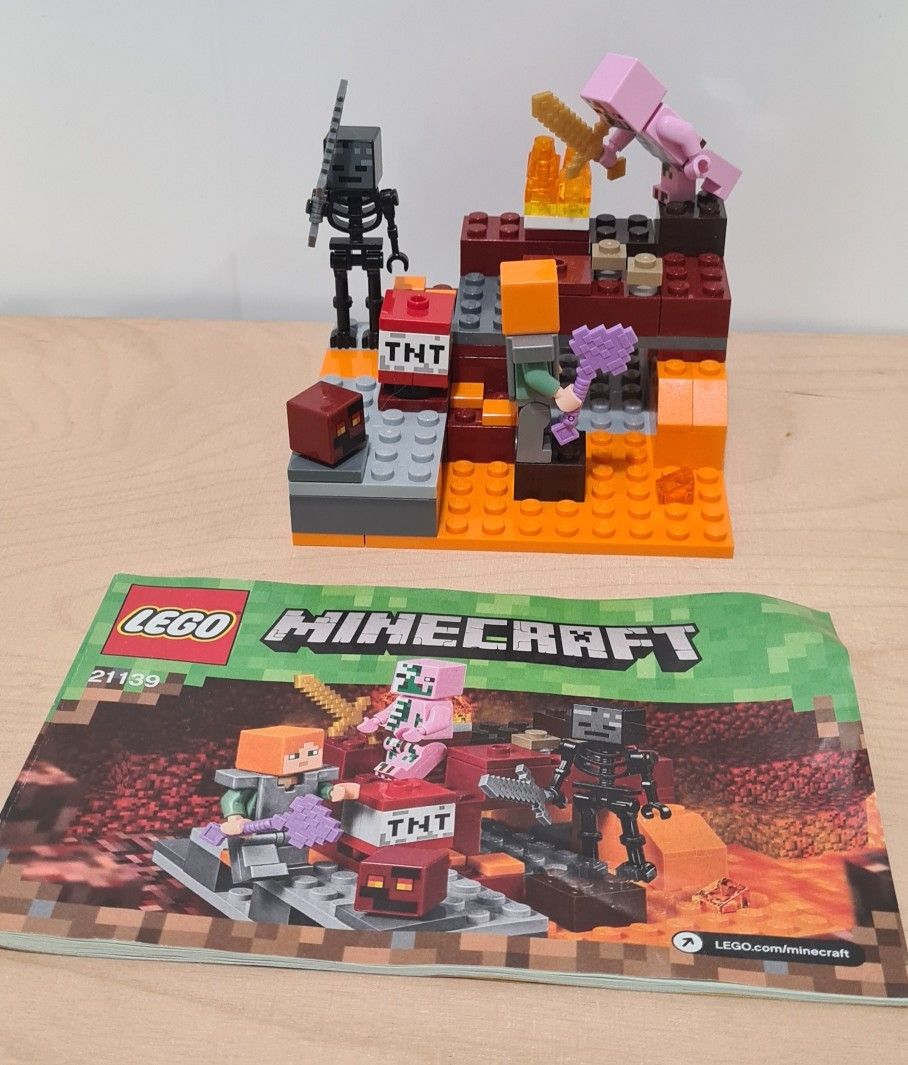 Lego Minecraft the Nether fight