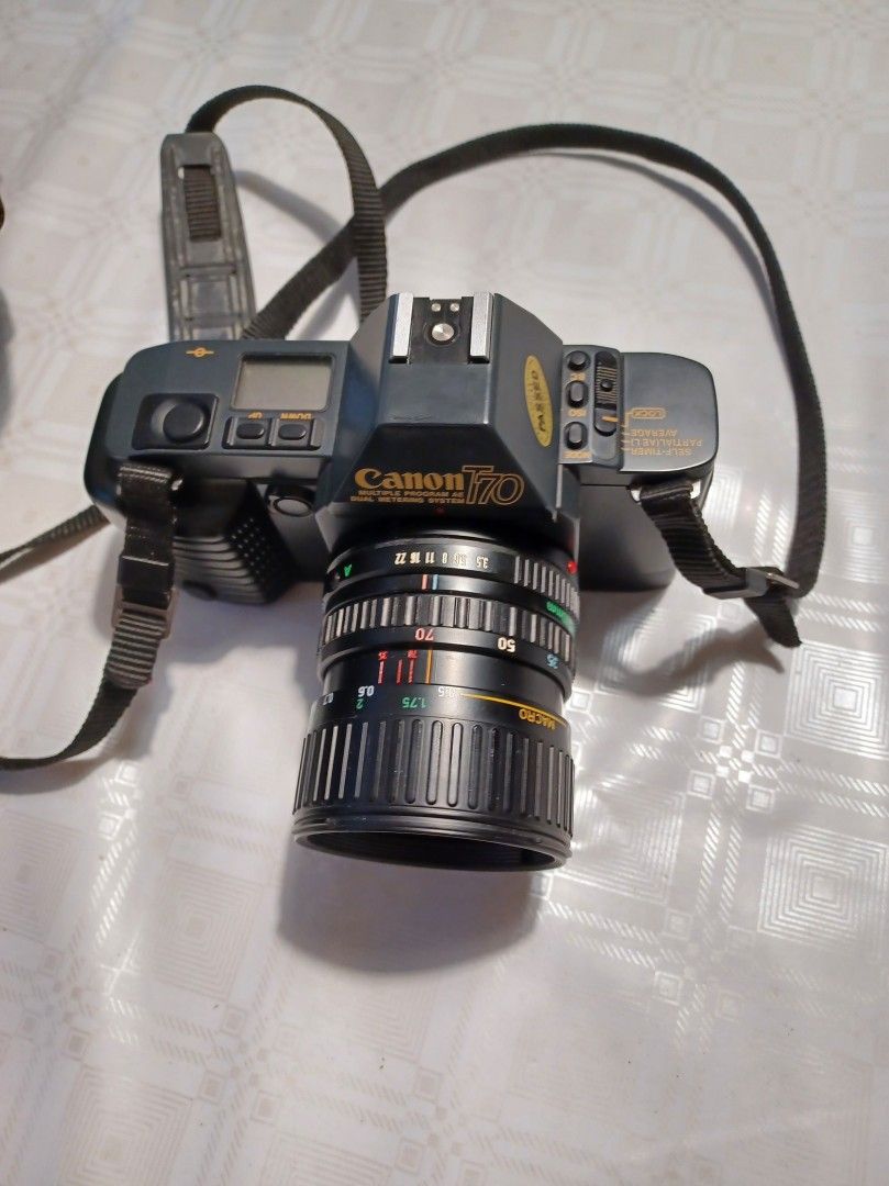 Canon T70 järjestelmäkamera