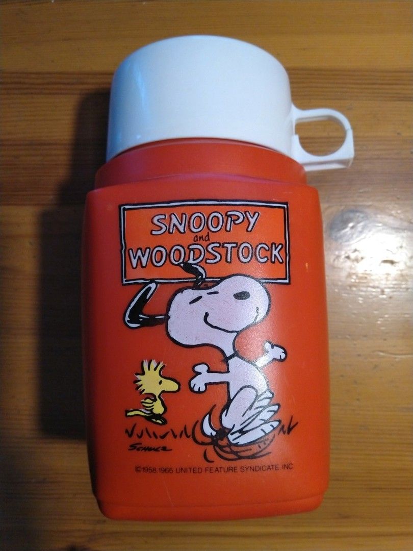 Vintage Snoopy and Woodstock termos