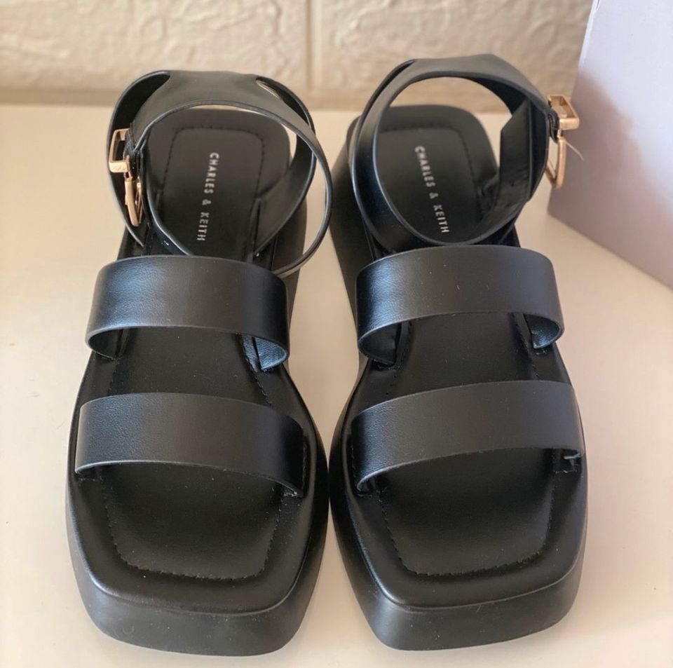 Sandaalit / Sandals