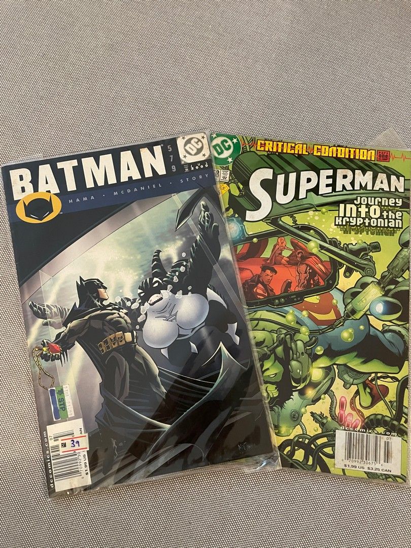 Batman ja Superman -sarjakuvalehdet vuodelta 2000