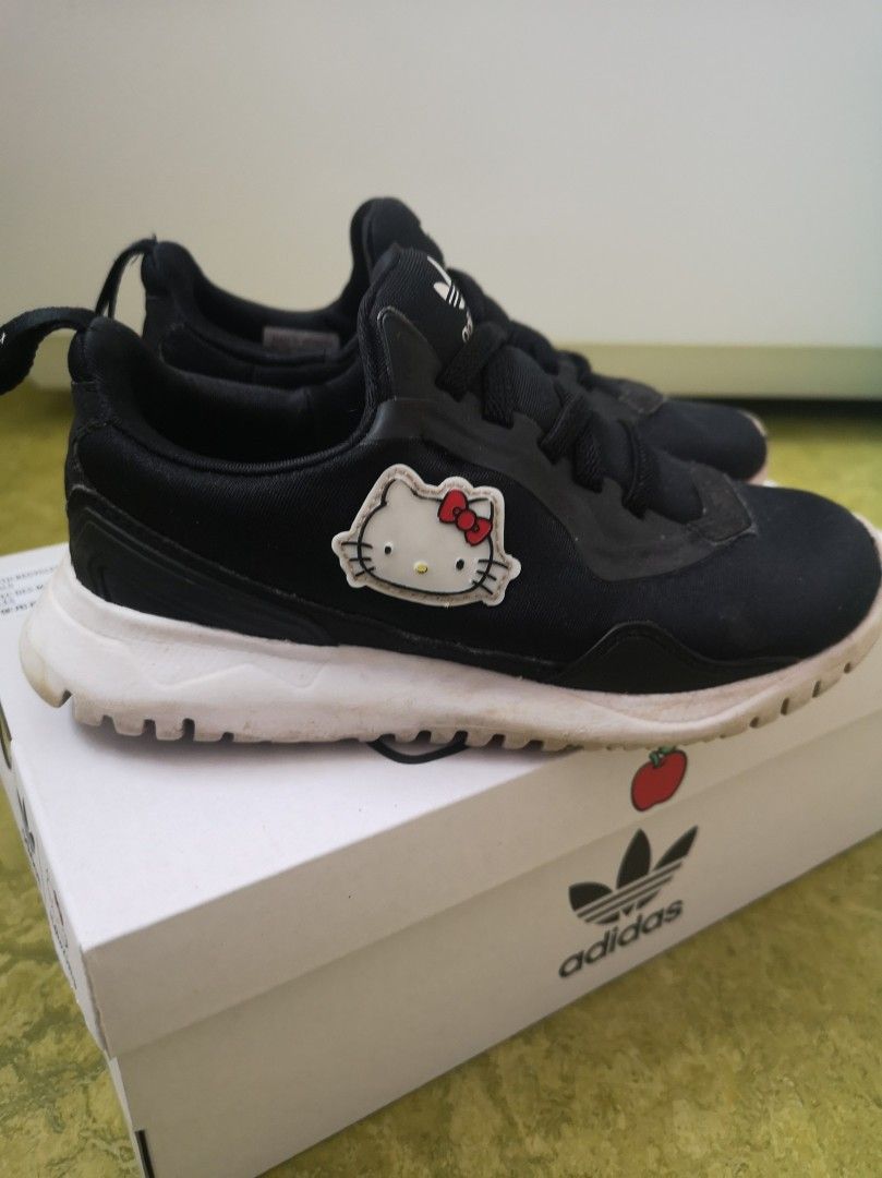 30 (18,5cm) Adidas Hello Kitty lenkkarit