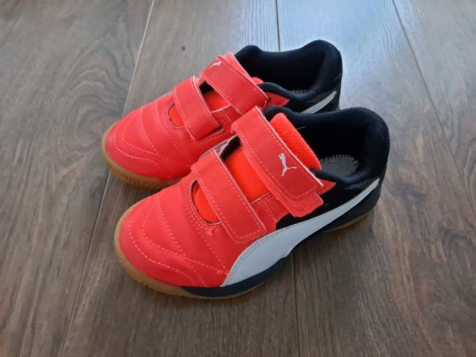 Puma sisäpelikengät koko 28