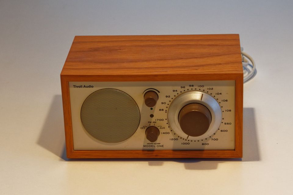 Tivoli Audio Model One FM/AM radio