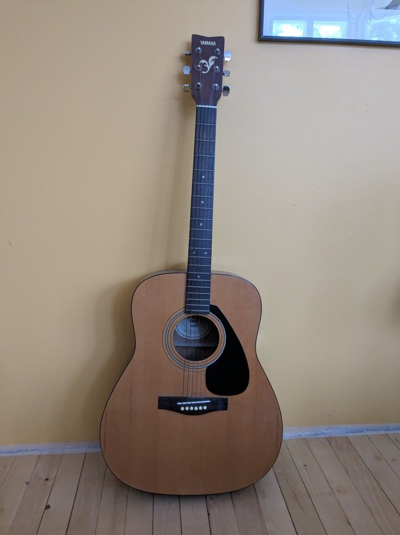 Yamaha FG-401 akustinen kitara