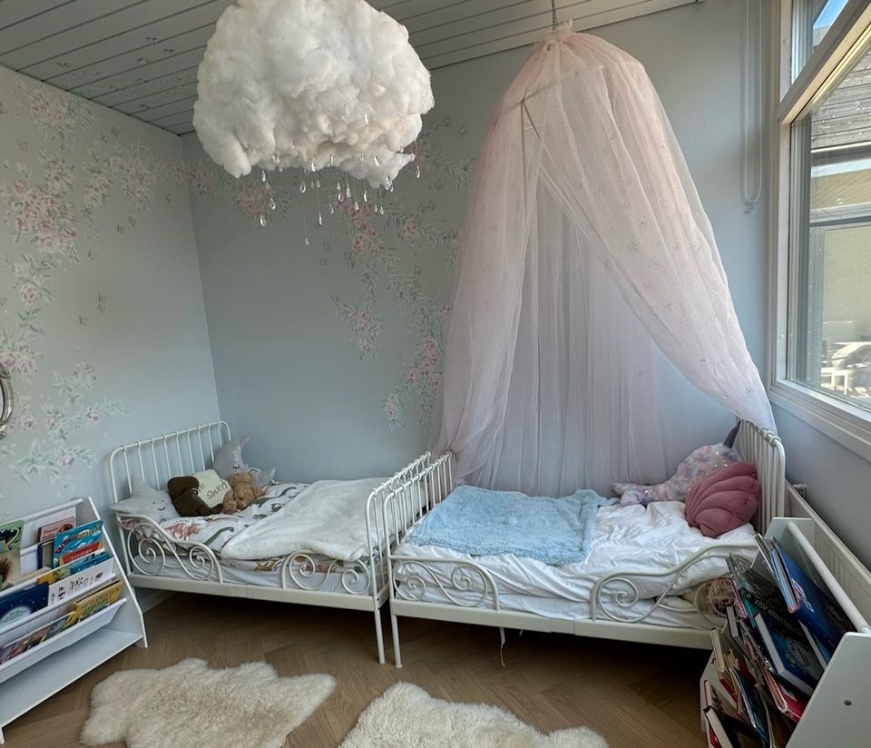 Ikea Minnen sänky x2 + patjat