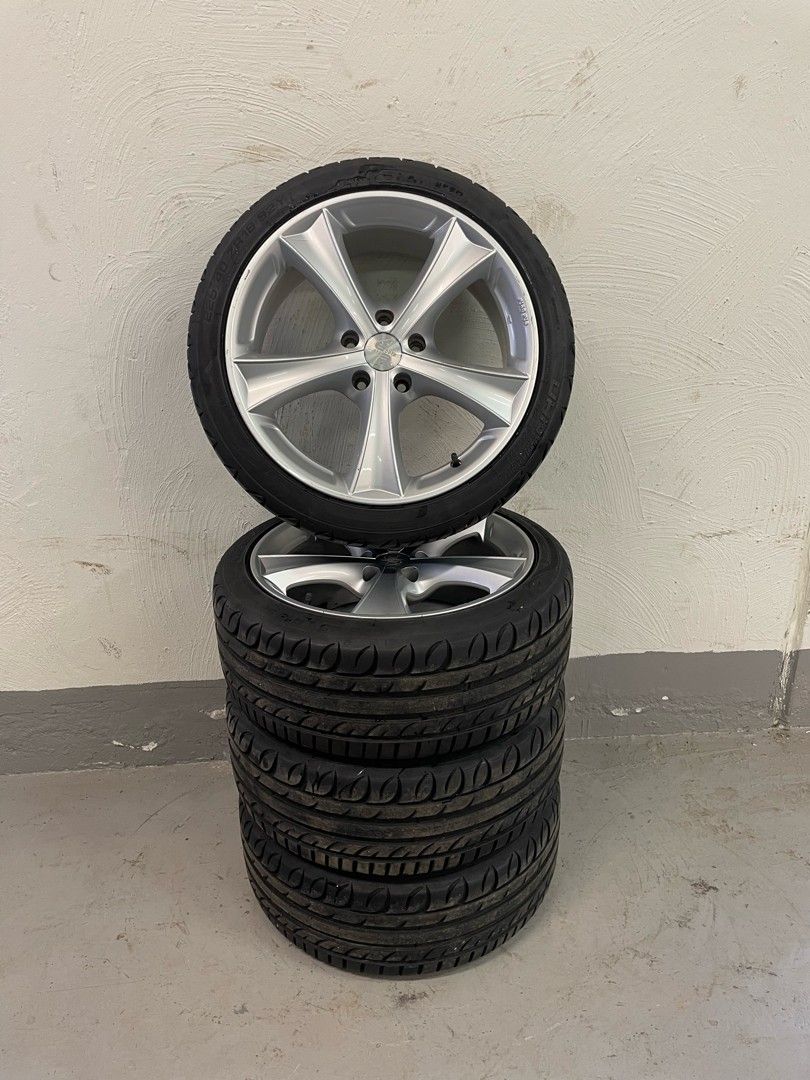 Etabeta 18 komoran 225/40r18 kesärenkailla 5x114,3