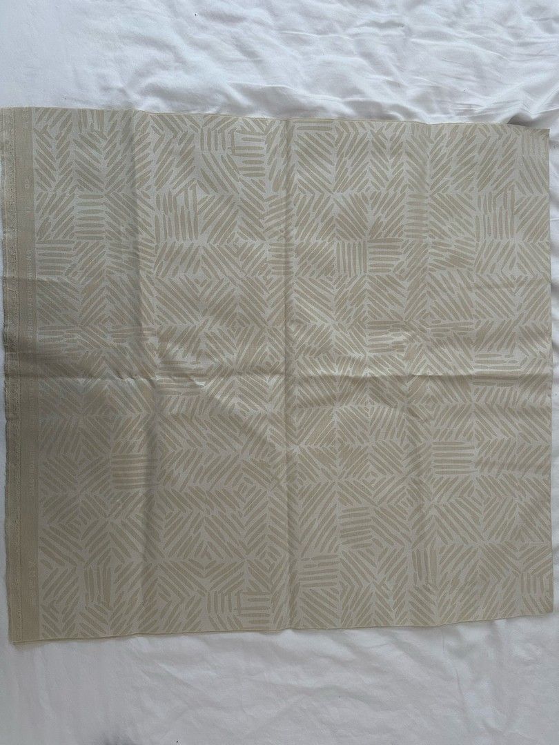 Marimekko kangas Juustomuotti 70 x 150 cm