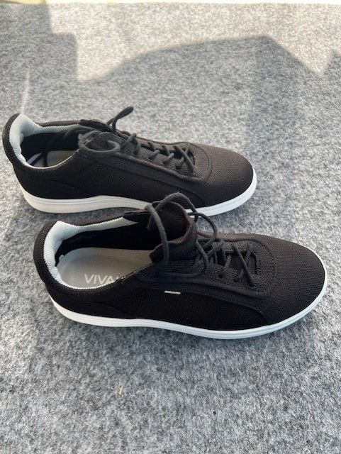 Vivaia Unisex Casual Black Sneakers (V-prime) koko 41