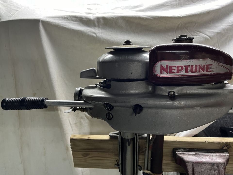 Neptune perämoottori 40-luvulta