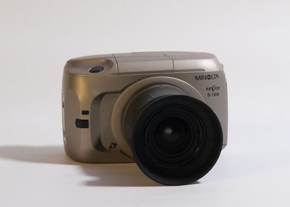Minolta Vectis S-100 filmikamera (APS-filmi)