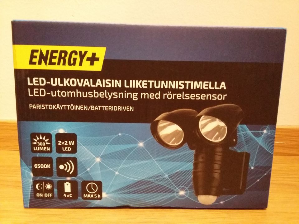 Uusi LED-valaisin 2x2W liiketunnistimella