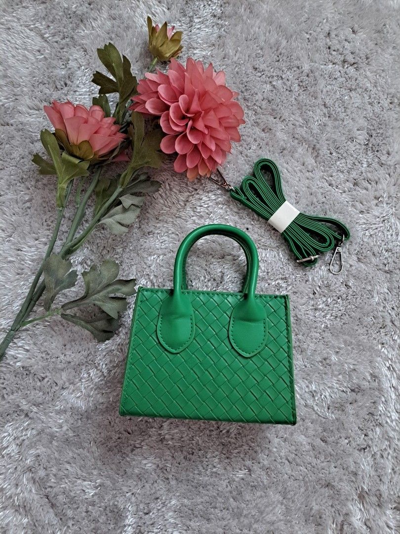 Uusi vihreä laukku