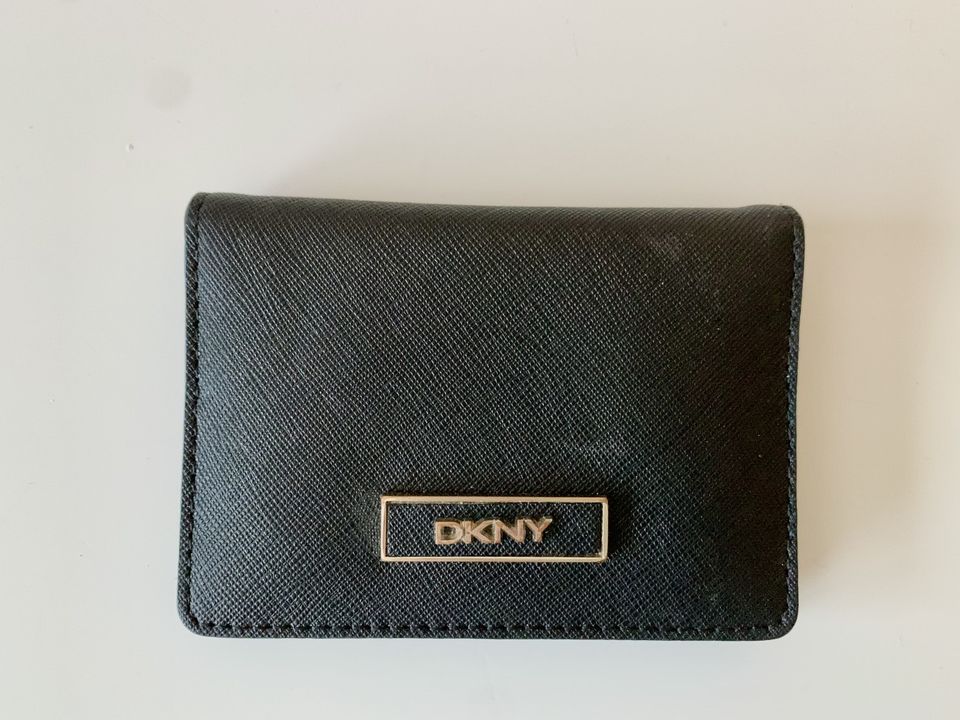 Lompakko DKNY