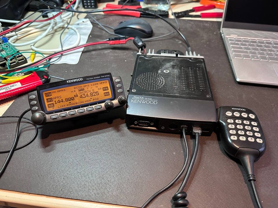 Kenwood TM-D700 VHF/UHF