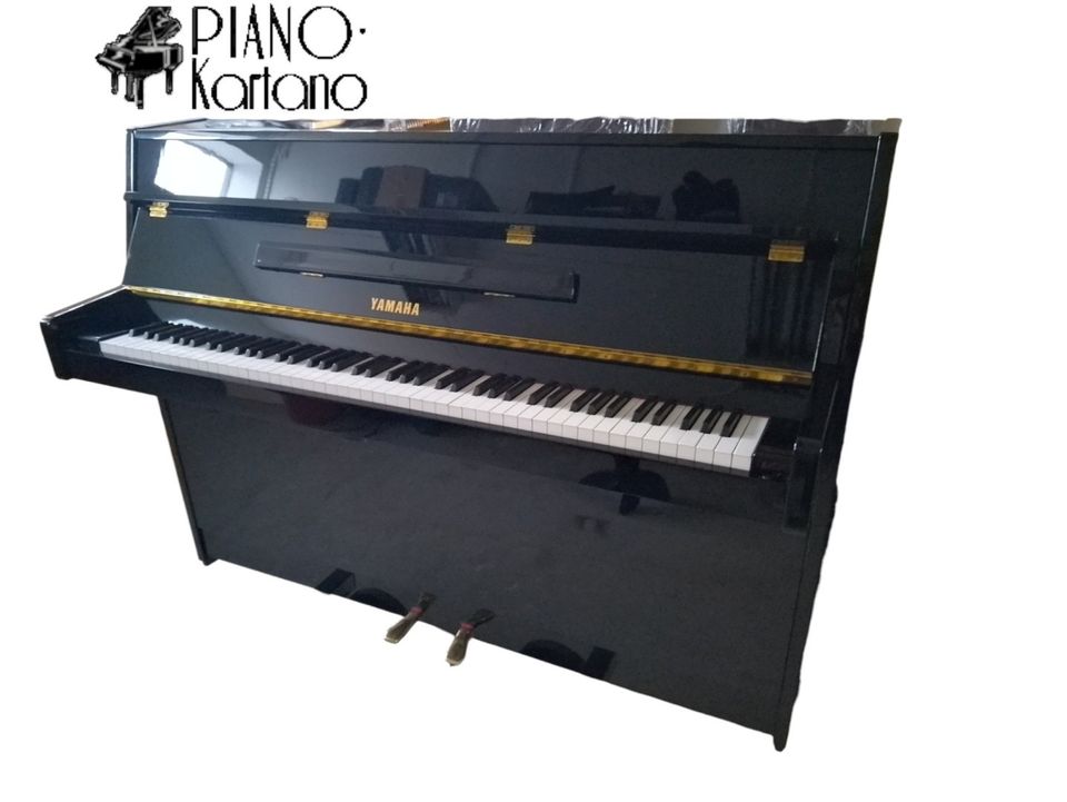 Yamaha E108 piano