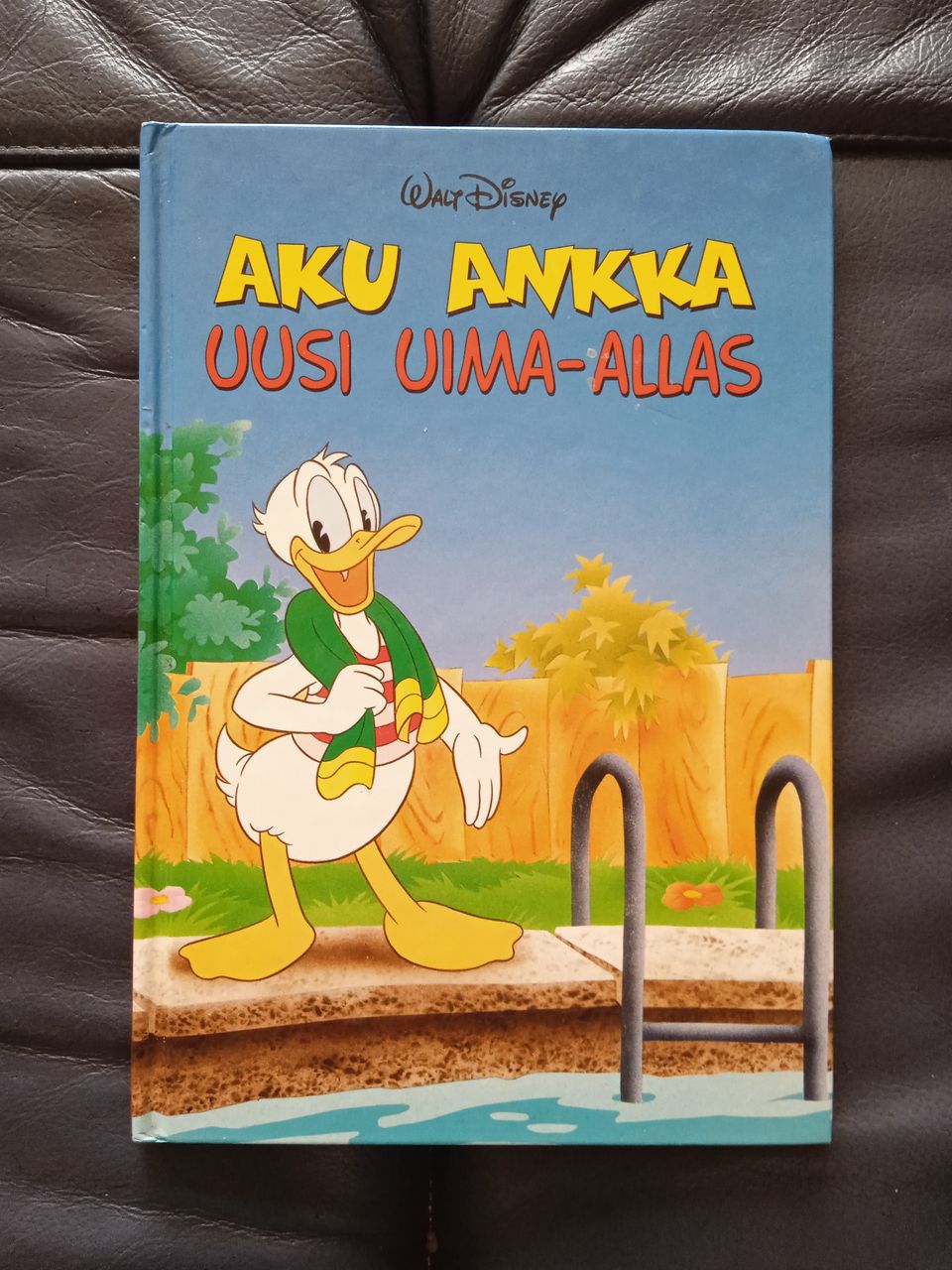 Walt Disney Aku Ankka uusi uima- allas spk