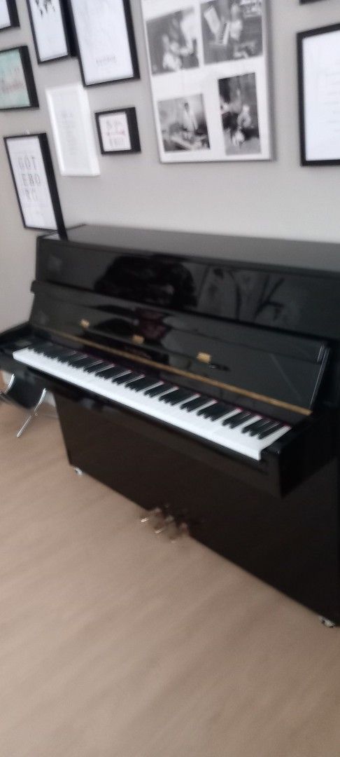 Samick piano