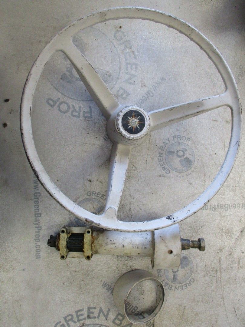 OMC valkoinen ohjauspyörä 60-luku