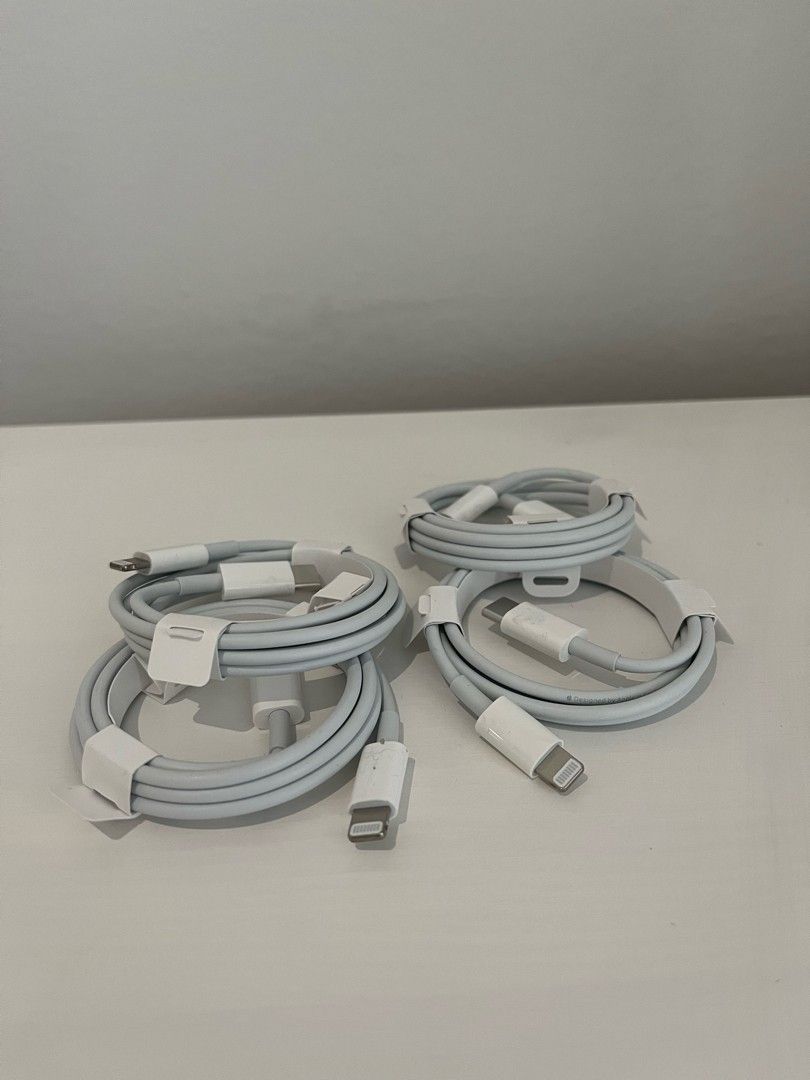 Apple iPhone USB-C - Lightning kaapeleita