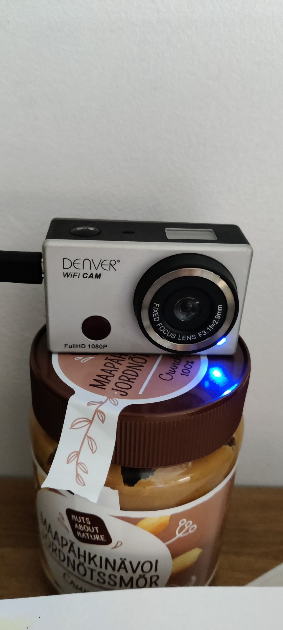 Action-kameran varusteita ja Denver wifi cam