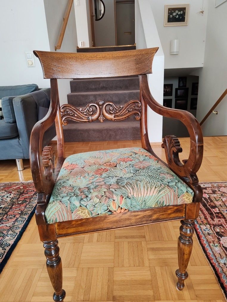 Antiikki tuoli (Biedermeiertyyli)