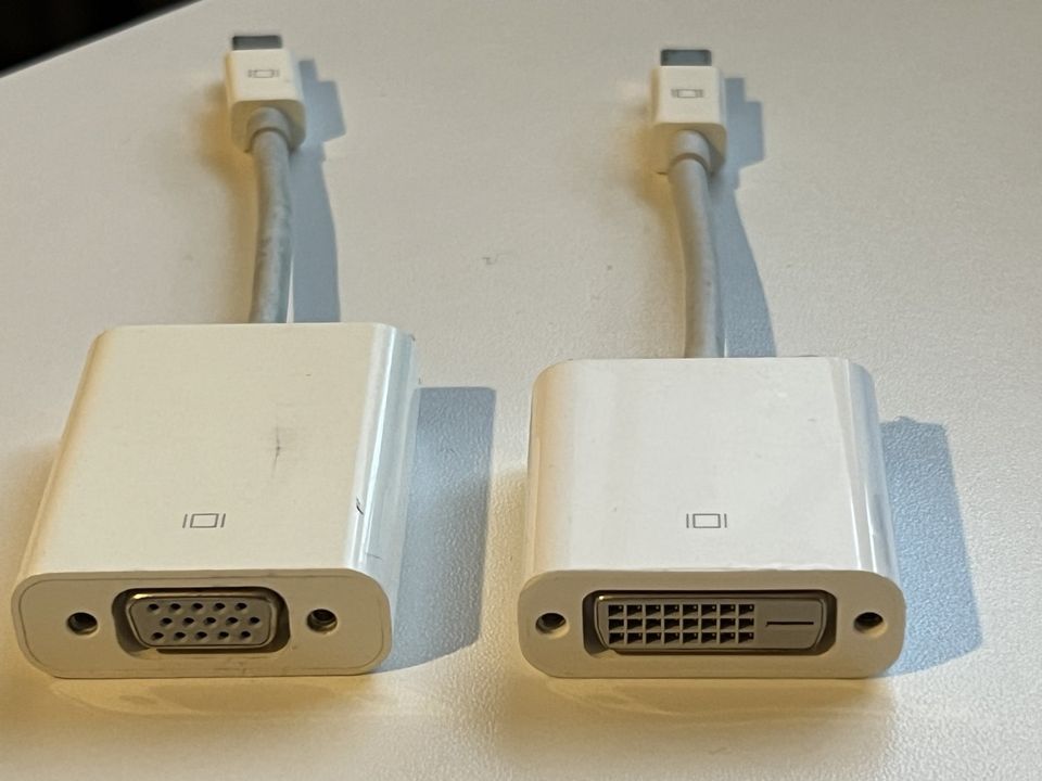 Apple Mini-DisplayPort to DVI ja VGA adapterit