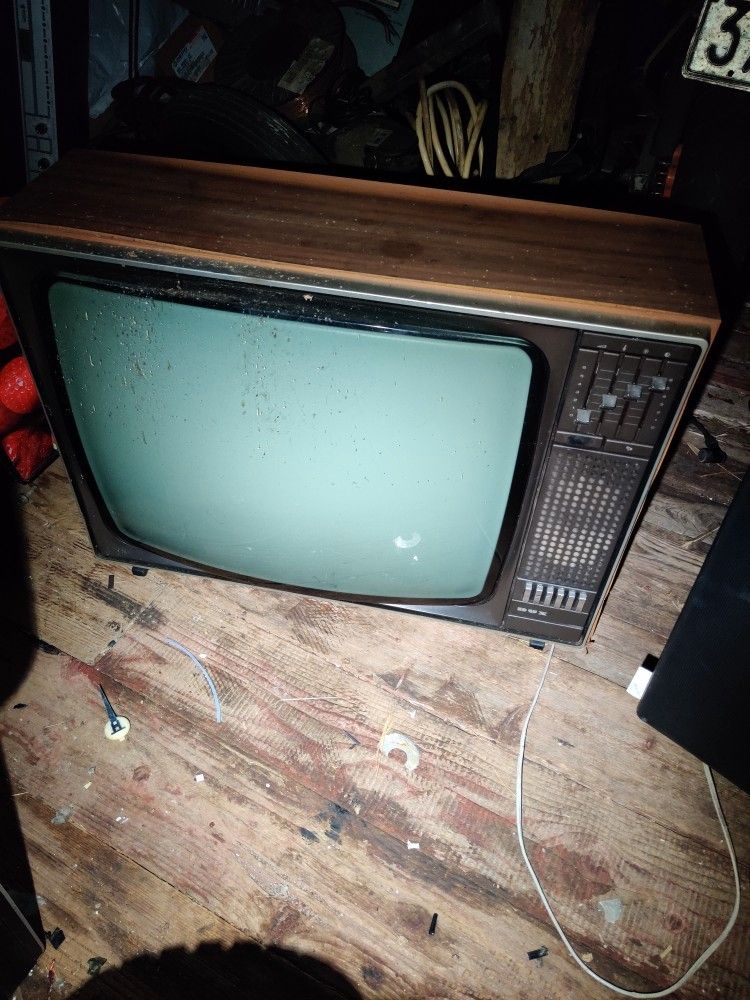 Vanha televisio