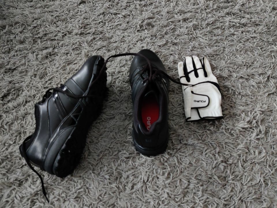 Golf-kengät sekä vasemman käden hanska