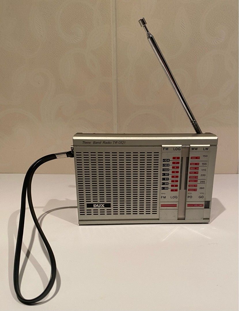 Dux TR 0121, pieni radio pattereilla