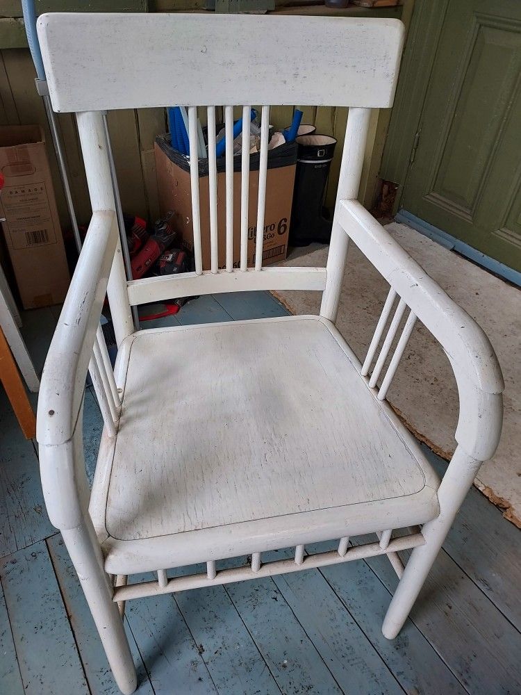 Wanha Käsinojallinen tuoli