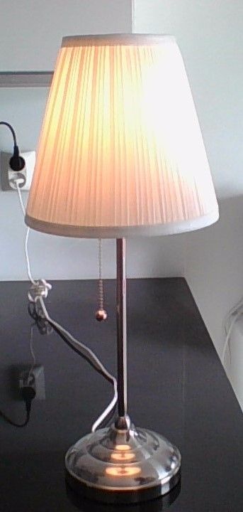 Ikea ÅRSTID pöytälamppu