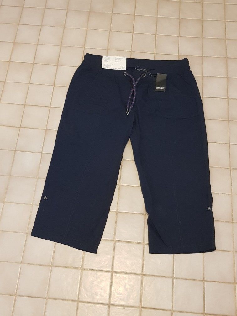 Naisten uudet capri shortsit koko 44