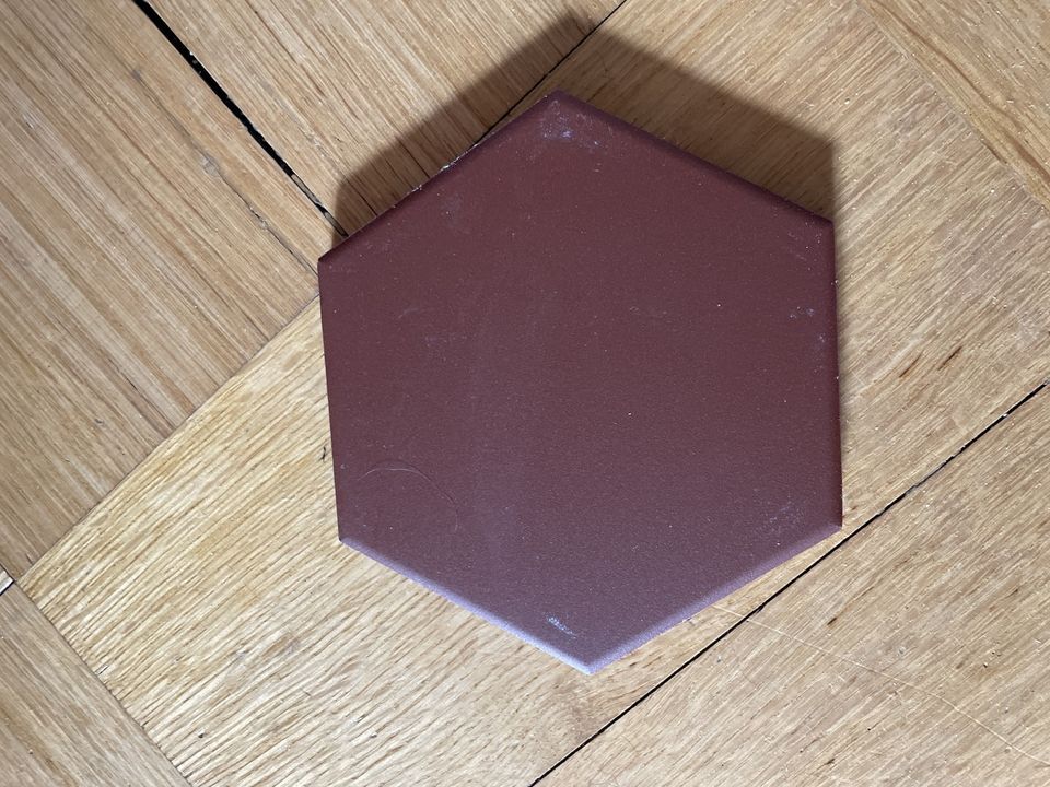 Pukkila Natura hexagon lattialaatta tiilenpunainen