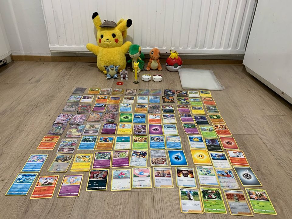 Pokémon kortit ja lelut