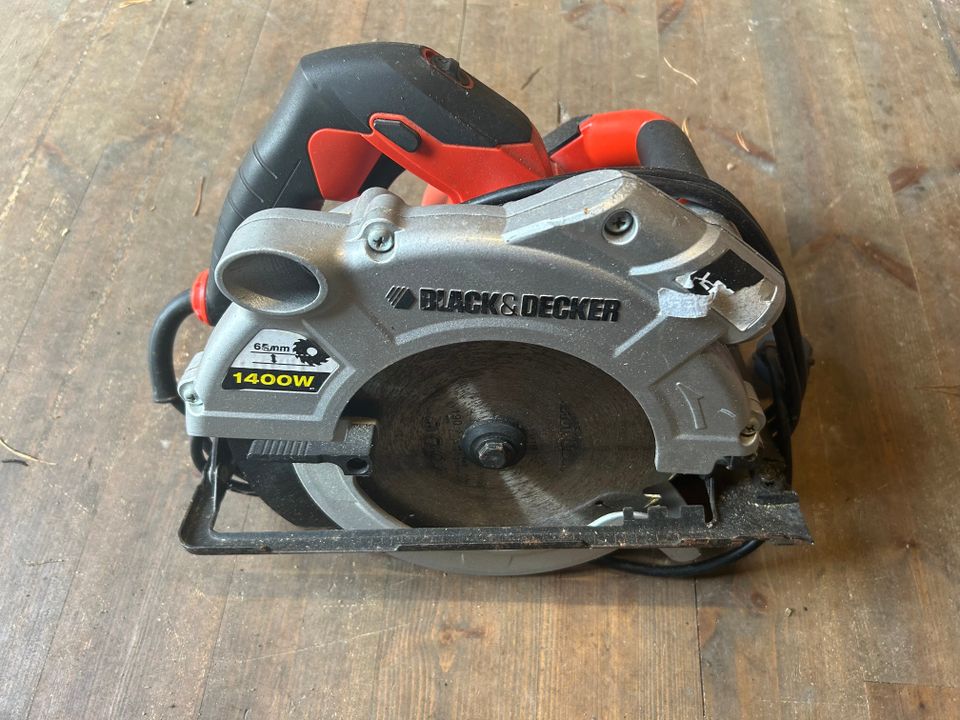 Käsisirkeli Black & Decker 1400w