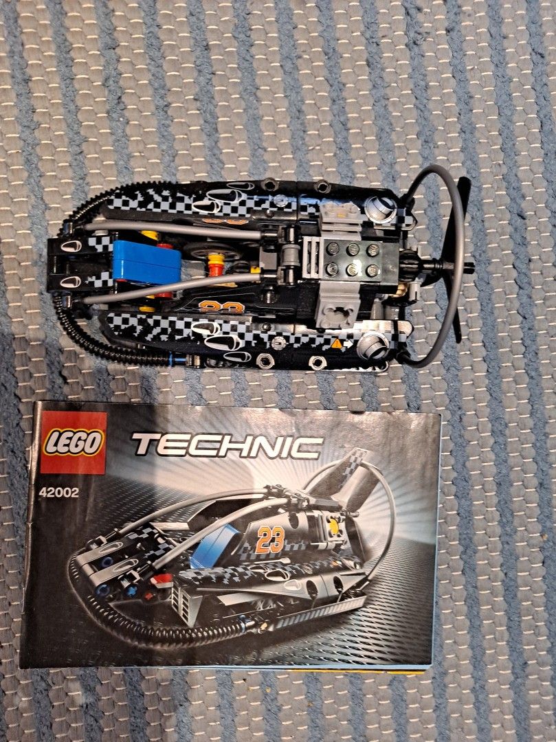 Lego technic ilmatyynyalus 42002