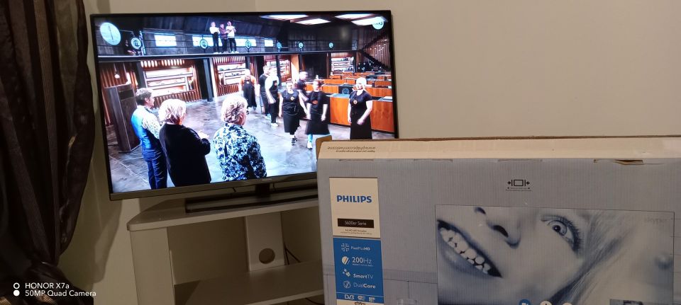 PHILIPS Smart-TV Full HD LED 42"