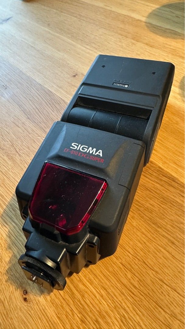 Sigma EF-610 DG salama (Nikon) + etälaukaisin