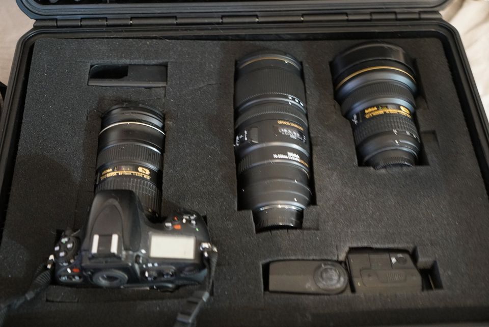 Nikon D800 varusteineen Runko ja osa objektiiveistä MYYTY.