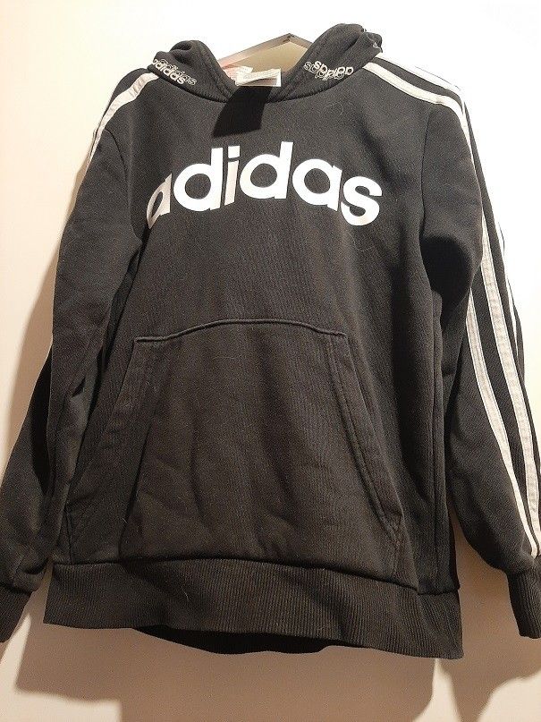 Adidas huppari