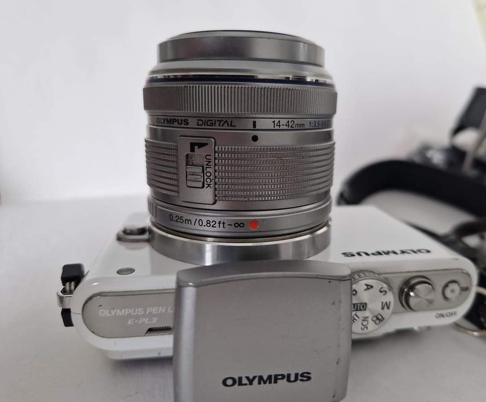 Olympus PEN Lite E-PL3 kamerapaketti