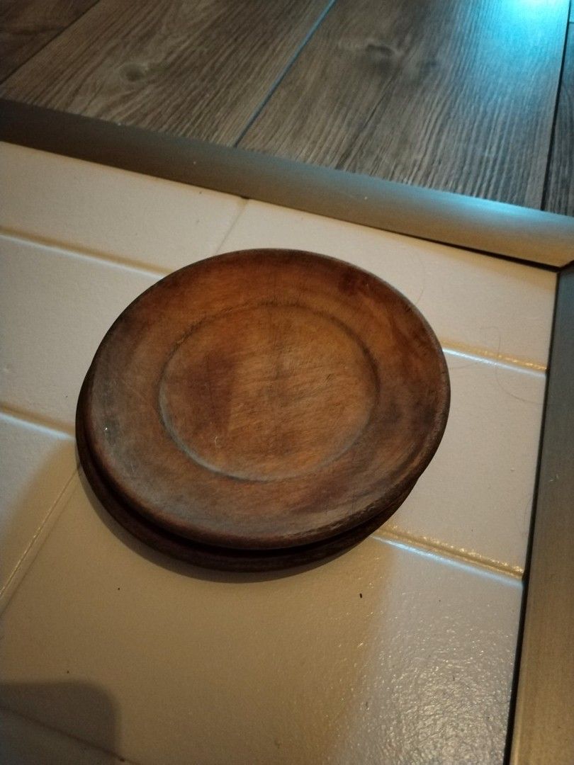 Vanha puinen lautanen 2kpl