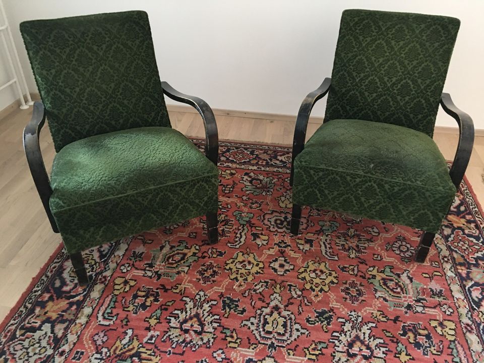Kaksi nojatuolia
