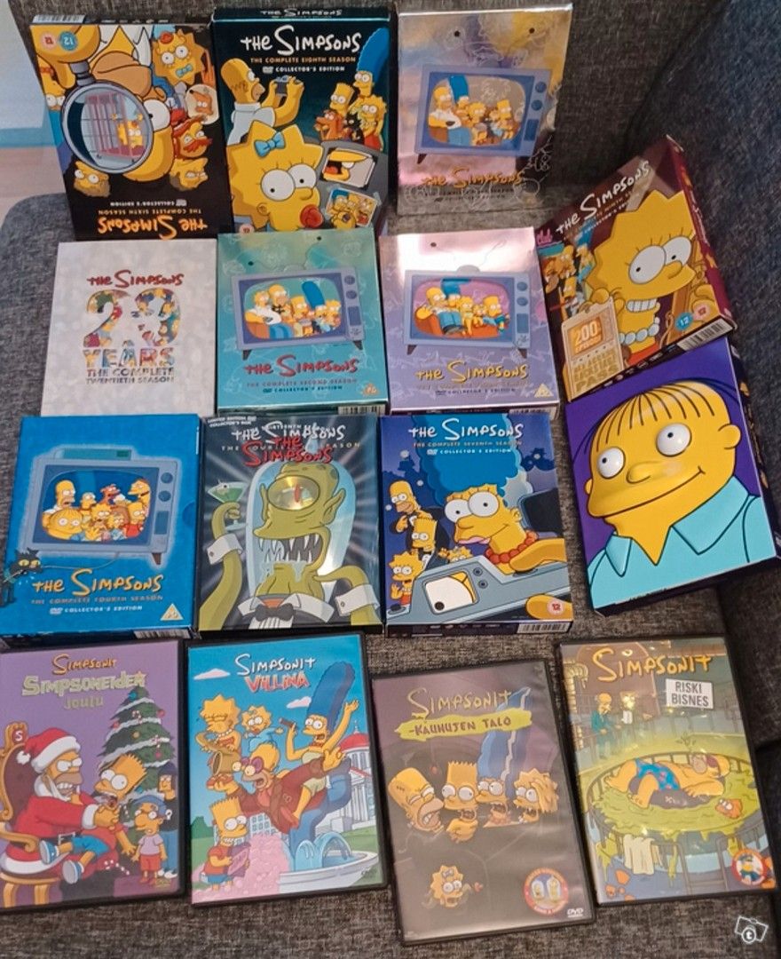 15 kpl DVD levyjä Simpson kausia