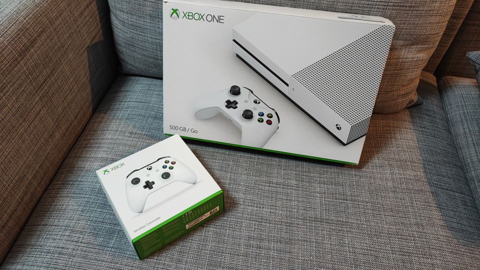 Xbox one S 500gb 2 ohjainta